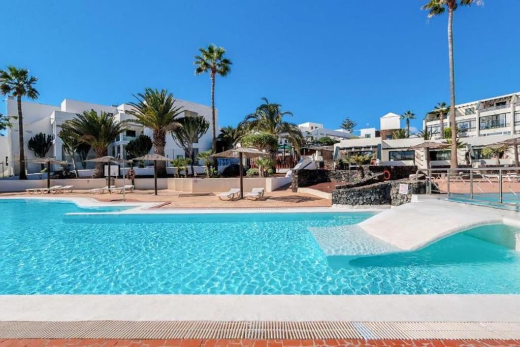 Pequeno Bungalow Firt Line Of The Sea Costa Teguise Εξωτερικό φωτογραφία