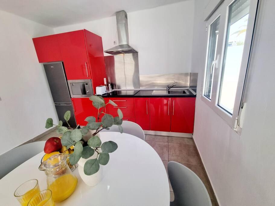 Pequeno Bungalow Firt Line Of The Sea Costa Teguise Εξωτερικό φωτογραφία